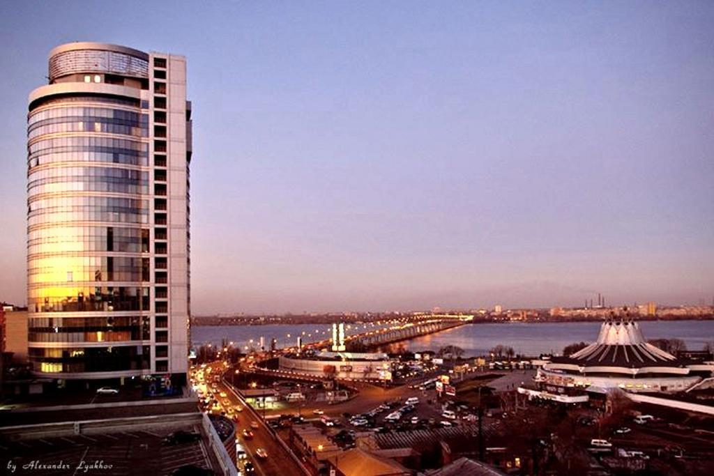 Staybridge Mini-Hotel In Most City Panoramic River View Dnjepropetovsk Buitenkant foto